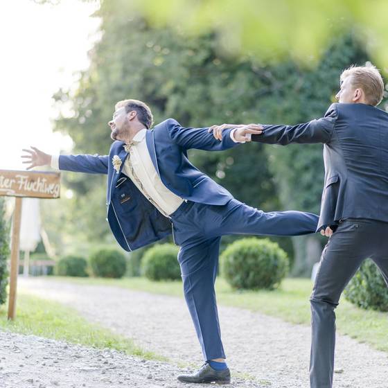 Der Bräutigam kurz vor dem letzten Fluchtweg vor der Hochzeit (c) Cate Hoffmann