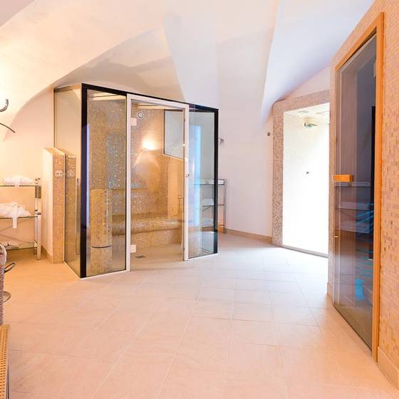 Wellnessbereich mit Sauna, Dampfbad,... (c) Orange Foto